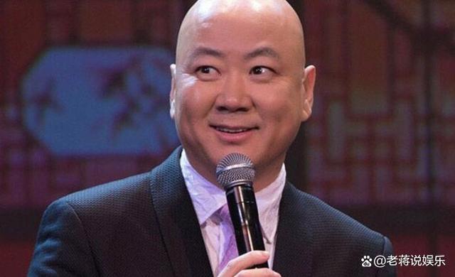 76人新秀表现惊艳，全场观众掌声不断，那个中文发现知道行业.
