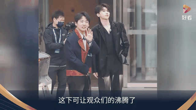 Doinb回归赛场，势不可挡首场状态亮眼，曼联观众沸腾！